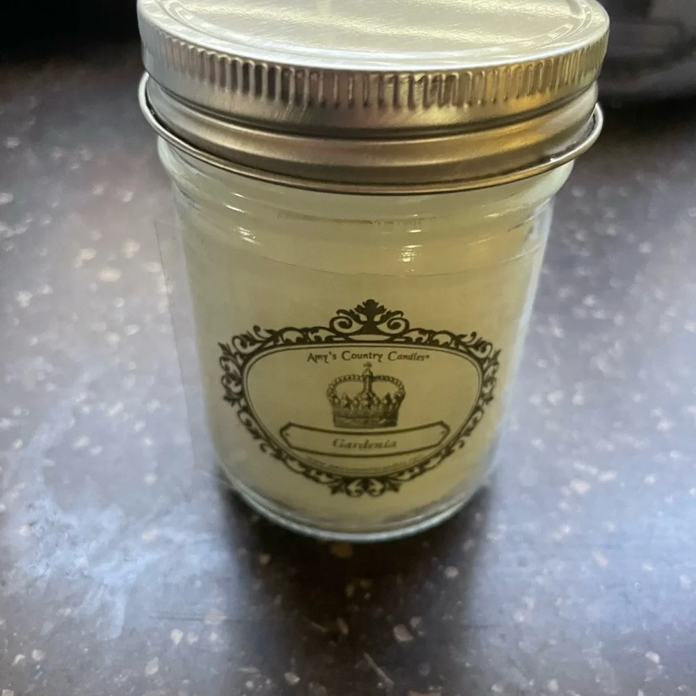 Gardenia Spa Ritz Carlton Candles 10oz. - Picture 5 of 7